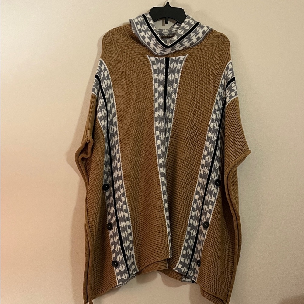Charlotte Russe Tan and Gray Patterned Poncho